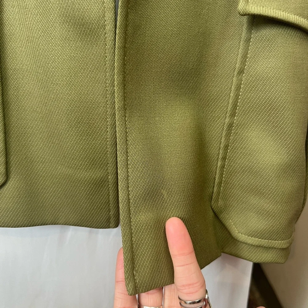 1996 CHANEL Boutique Olive Green Wool Jacket with Gold Chain Hem – Women's FR 44